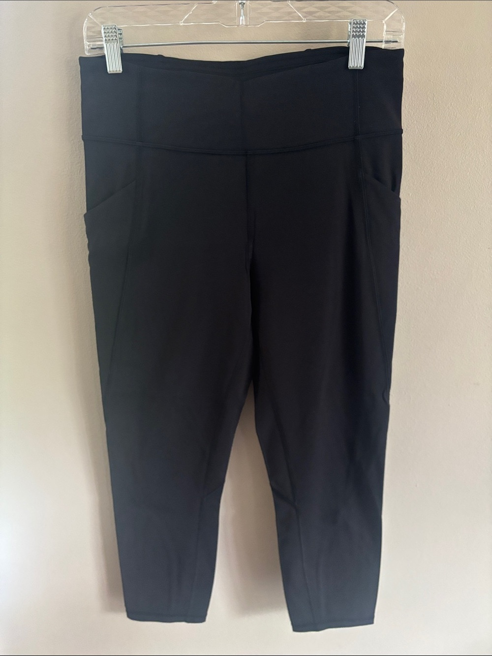 10 Lululemon capri leggings